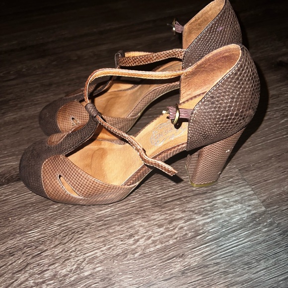 Great Moment Flapper Heels - Picture 2 of 4